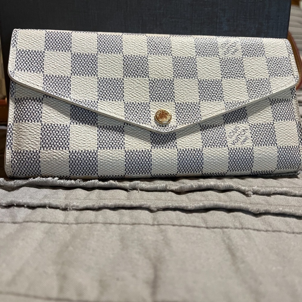 Sara wallet Louis Vuitton